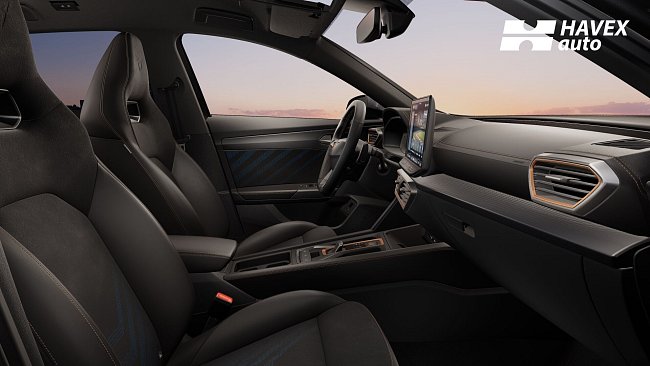 formentor-KMPC3T25-0E0E-porsche_int_lat.jpg