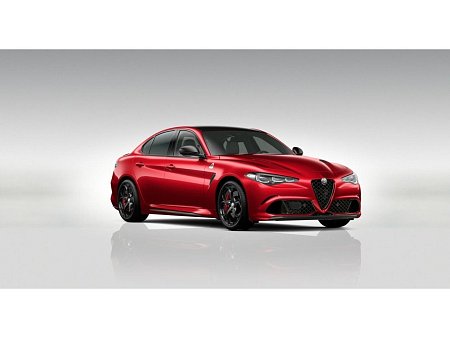 Alfa Romeo Giulia 2.9 V6 BiTurbo 520k QV Carbon Edition *243* - prodej-vozu.cz
