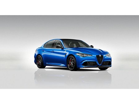 Alfa Romeo Giulia 2.9 V6 BiTurbo 520k QV Carbon Edition *125* - prodej-vozu.cz