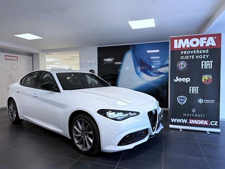 Alfa Romeo Giulia 2.2 JTDm 210k AT8 ZF Q4 4x4 Sprint (VELOCE PACK) - prodej-vozu.cz
